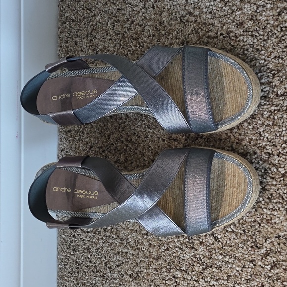 Andre Assous sz 8.5 Pewter Paloma Sandals - Picture 2 of 14